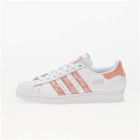 adidas superstar frauen schuhe|Adidas Superstar sneakers.